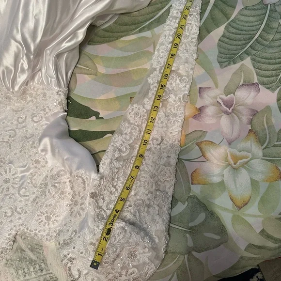 Alfred Angelo  Lace Vintage Bridal Gown - Picture 6 of 16